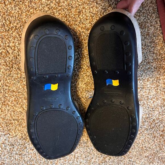 Cloudwalkers Suede Like Tan Sandal. Flat. Women's Size 9.5 Wide - Picture 6 of 7